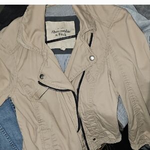Abercrombie & Fitch Tan Utility Jacket Lightweight Versatile